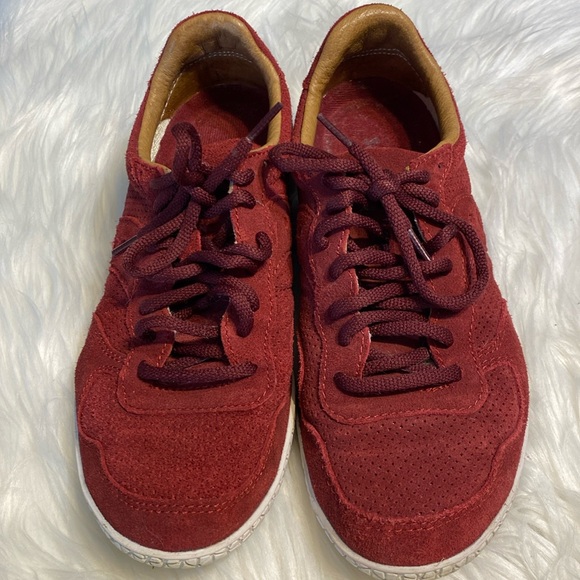 Saucony Shoes - Saucony brick red athletic shoe size 8 1/2